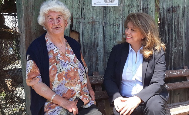 Над 40 книги подари вицепрезидентът Илияна Йотова на библиотеката в