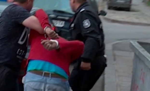 33 годишният мъж който наръга 18 годишен младеж с нож в тролейбус