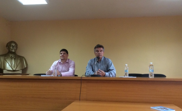 Актуалните геополитически процеси и възможните варианти на тяхното развитие анализира