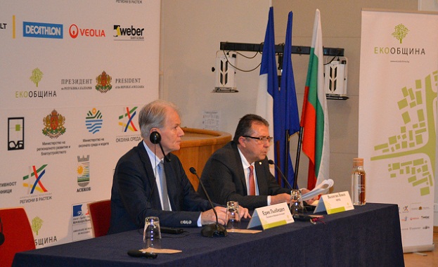 С изпълнението на мерки за енергийна ефективност с финансирането по