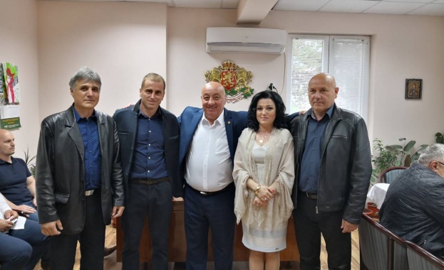 Огромно човешко благодаря на г н Георги Гергов за подадената ръка