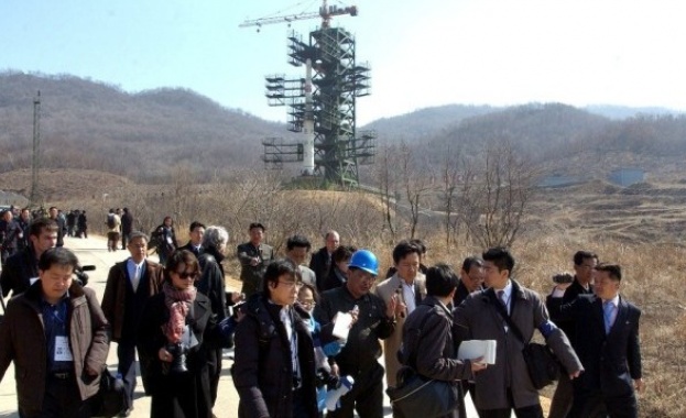 Чуждестранни журналисти пристигнаха в Северна Корея за да отразят демонтирането
