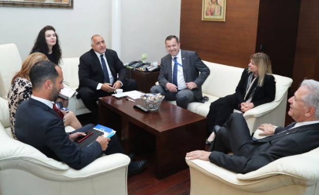 Министър председателят Бойко Борисов се срещна с еврокомисаря по миграция вътрешни