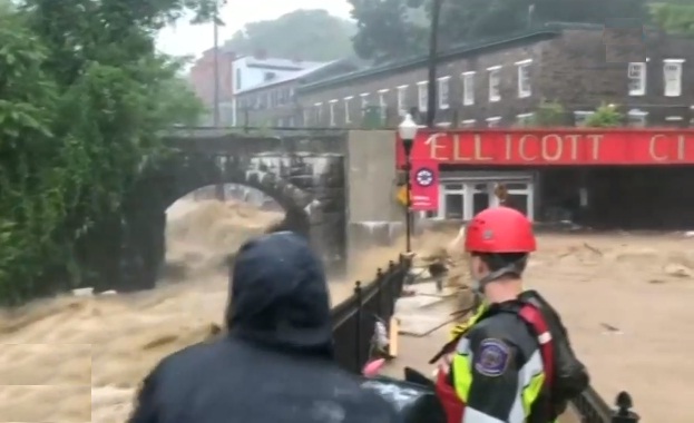 Американският щат Мериленд е под вода хиляди се евакуирани в