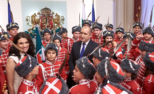 Нашите гвардейци винаги са били пазители на държавността носили са