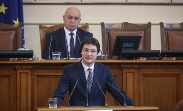 Мълчанието е избор в полза на ГЕРБ и на Чоков