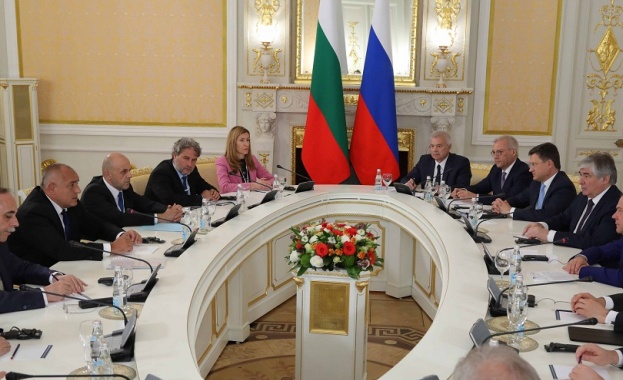 Съдейки се по последните събития България променя вектора на отношенията