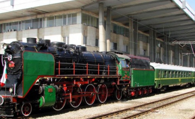 За шеста поредна година БДЖ Пътнически превози ЕООД ще подари на