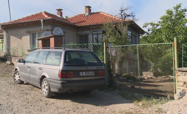 Убиецът, който застреля жена си и съсед в хасковското село