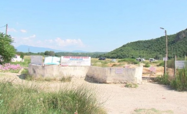 Кметът на Петрич забрани строителството на Рупите Заповедта е в