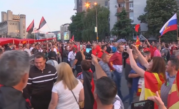 Хиляди македонци протестираха срещу управлението на премиера Зоран Заев и