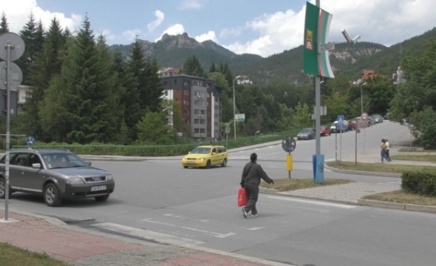 Блъснаха майка с дете на пешеходна пътека в центъра на