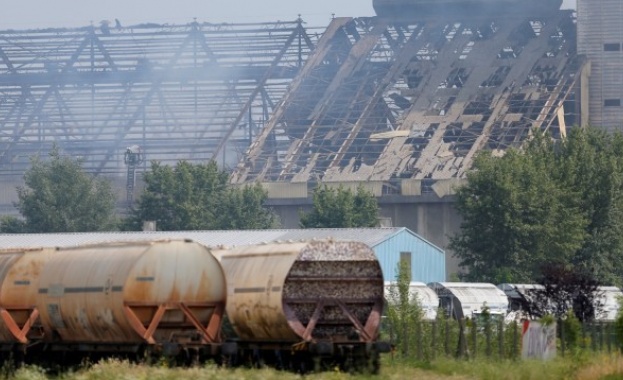 Най малко четирима души бяха ранени при експлозия в силоз за
