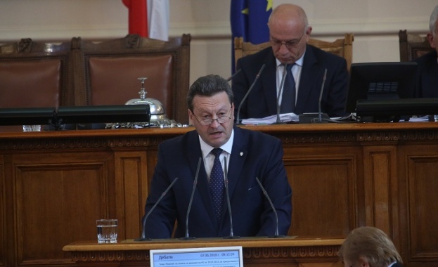 Сега е времето държавните институции да се обединят в името