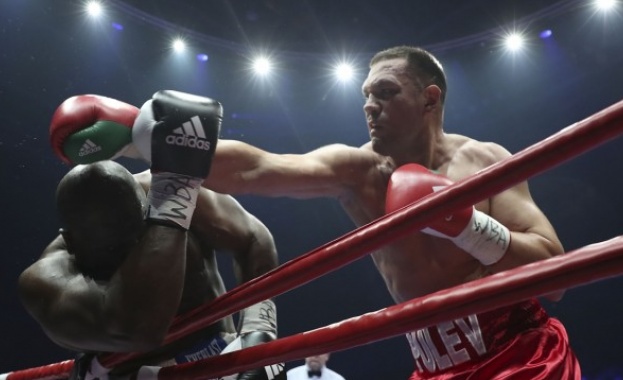 Мач между Кубрат Пулев и Дилиън Уайт няма да има