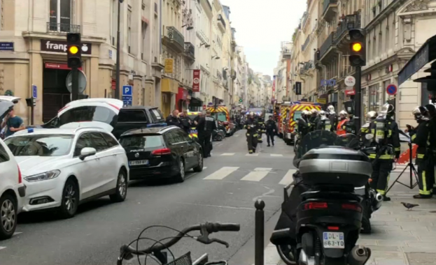 Френската полиция съобщи че мъж е взел най малко трима