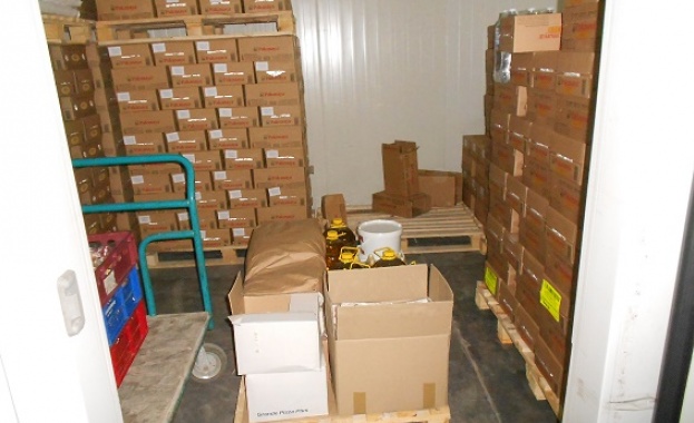 Съвместна проверка в склад за търговия на едро на хранителни