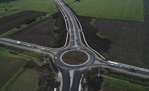 В петък 15 юни министърът на регионалното развитие и благоустройството