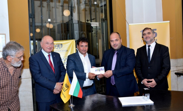 В деня на официалното откриване на Световното първенство по футбол