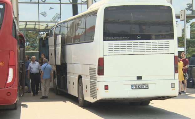 Автобусните превозвачи се готвят да спрат превозите в цялата страна