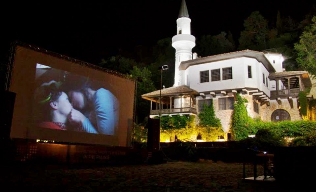 IN THE PALACE предстои от 23 до 30 юни в