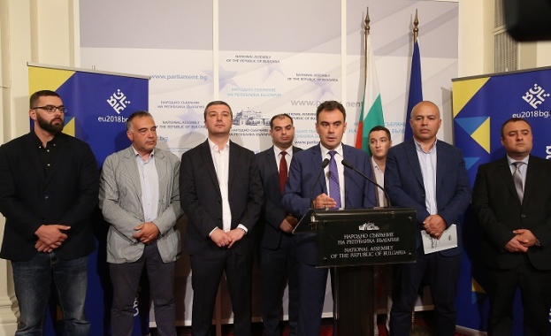 БСП ще реагира остро винаги когато се погазва парламентарната демокрация