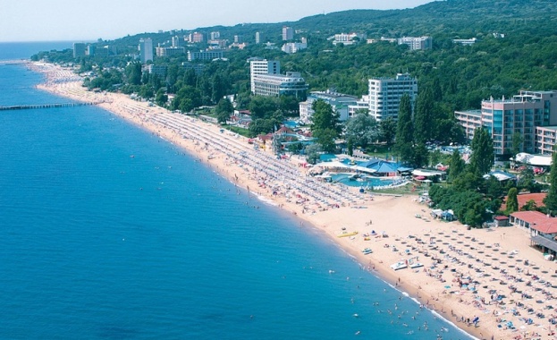 Проверката за временните обекти на плажната ивица в Слънчев бряг