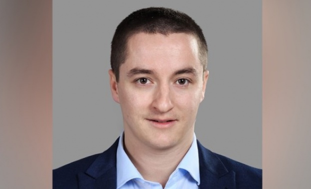 Потърпевшият е депутатът от БСП Явор Божанков който е подал