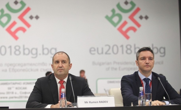 През последните шест месеца под мотото Обединението прави силата като