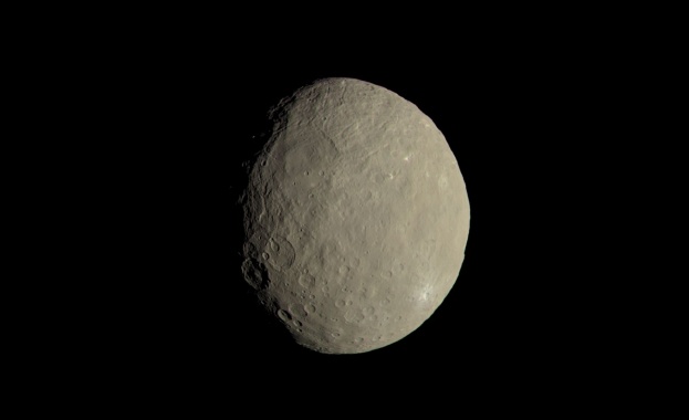 Между Марс и Юпитер се намира единствената планета джудже разположена във