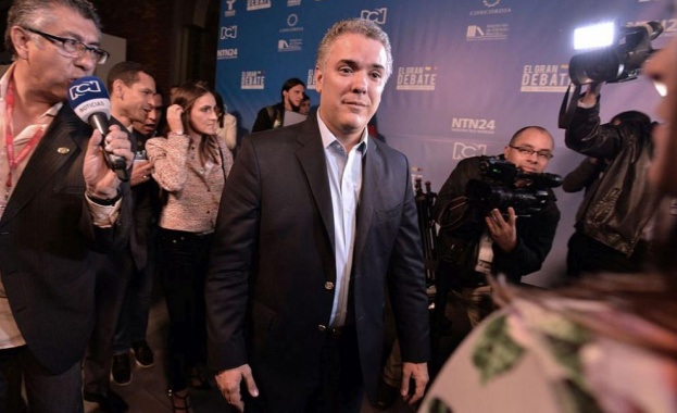 Кандидатът на дясната партия Демократичен център Иван Дуке спечели президентските