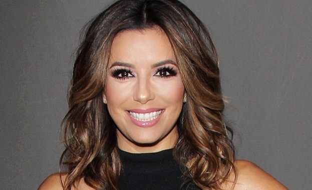 Актрисата Ева Лонгория роди първото си дете момченце което е