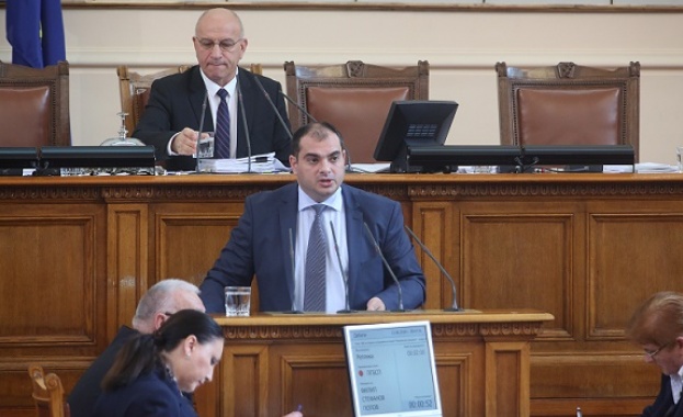 Водите последователна политика за ликвидиране на МВР и службите за