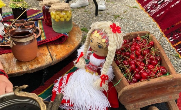 В Кюстендил отбелязват празника на черешата Денят се празнува от