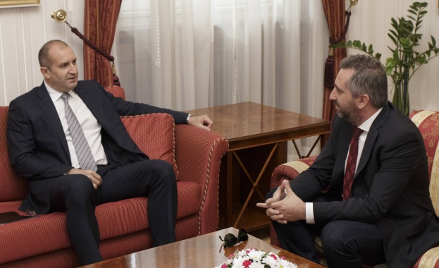 Инвестирането в приложни изследвания към които проявяват интерес компаниите които