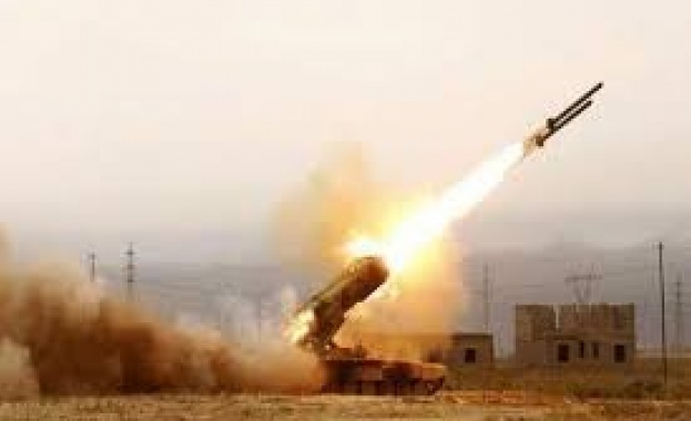 Най малко шест силни експлозии бяха чути в саудитската столица Рияд