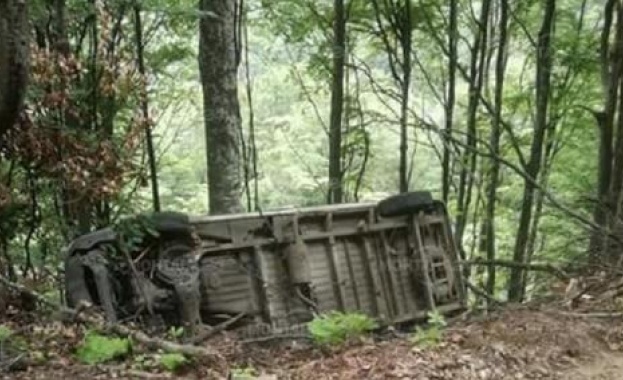 Лекотоварен автомобил със софийска регистрация е катастрофирал в прохода Петрохан