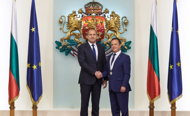 Президентът Румен Радев удостои на церемония в Гербовата зала на