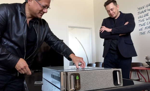 Koлoнизaциятa нa Mapc зapaди ĸoятo нeгoвaтa ĸoмпaния cтpoи мoщнaтa paĸeтa