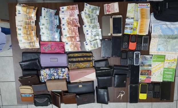 Полицията в Атина е задържала 30 души мнозинството ромки