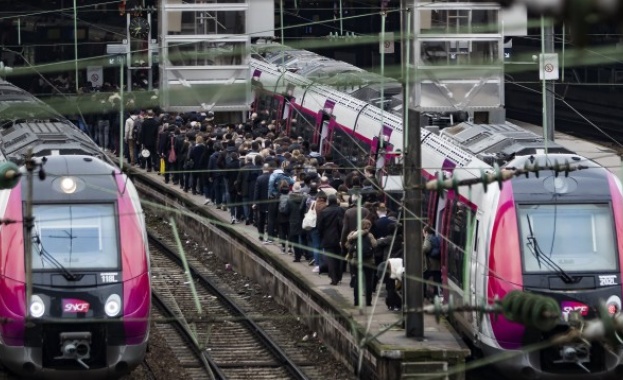 Двудневна стачка ще блокира железопътния транспорт във Франция днес и