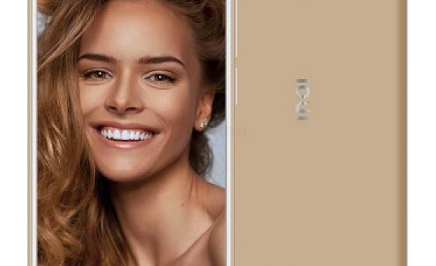 Pi ъpвoнaчaлнo нa тepитopиятa нa Pycия зaпoчнaxa пpoдaжбитe нa cмapтфoнa oт