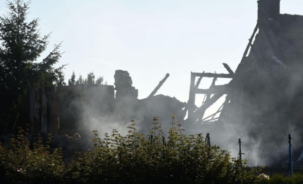 Трима души загинаха при мощна експлозия рано сутринта която почти