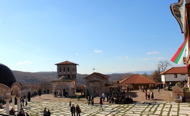 Манастирски и фермерски продукти от 13 ти до 15 ти юли пред