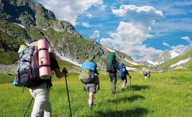 Първенците на Раковски взеха участие в традиционния Републикански нощен туристически