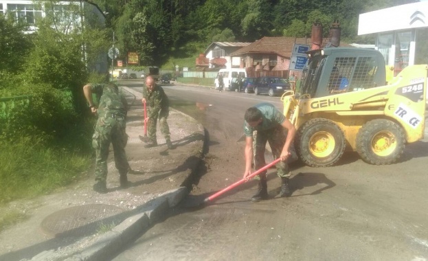 Над 20 военнослужещи от 101 ви алпийски полк Смолян участват