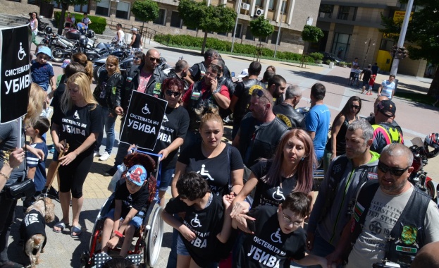 Близо 500 подписа в подкрепа на исканията на майките на