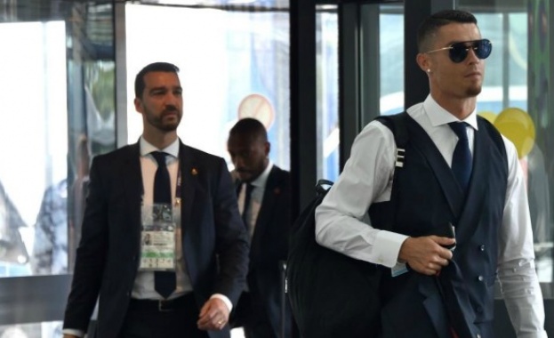 Кристиано Роналдо вече е в Торино където си избира дом
