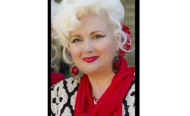 Днес след кратко боледуване почина Надежда Аджова Вярваме че половинката