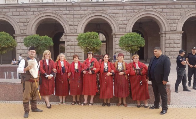 Евробабите от Забърдо се събраха на протест пред Министерски съвет